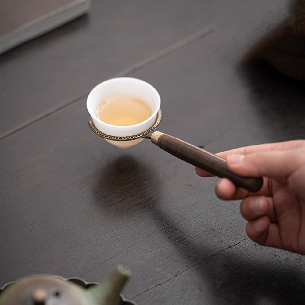 Detail of the Bifang design on the ceramic holder, highlighting its artistic features.