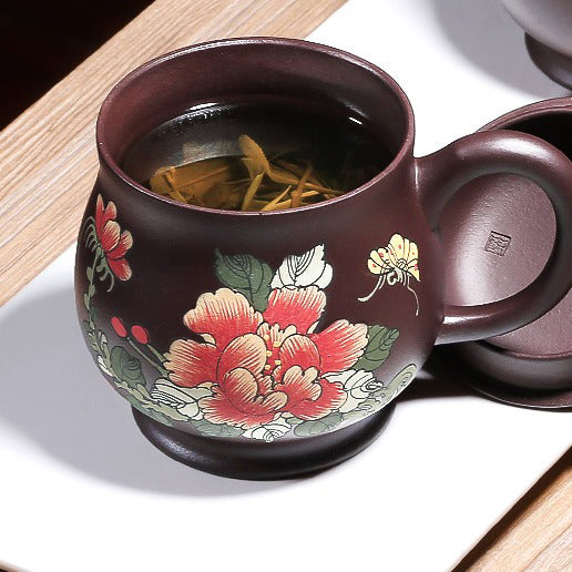 Tea brewing scene with artistic ceramic tea cup, emphasizing its heat retention properties
