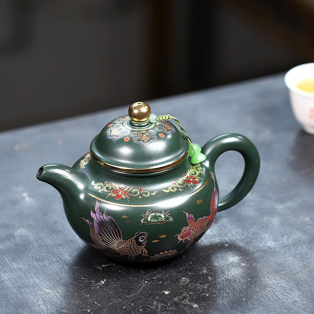 Full view of the artistic Duo Qiu teapot with spherical shape