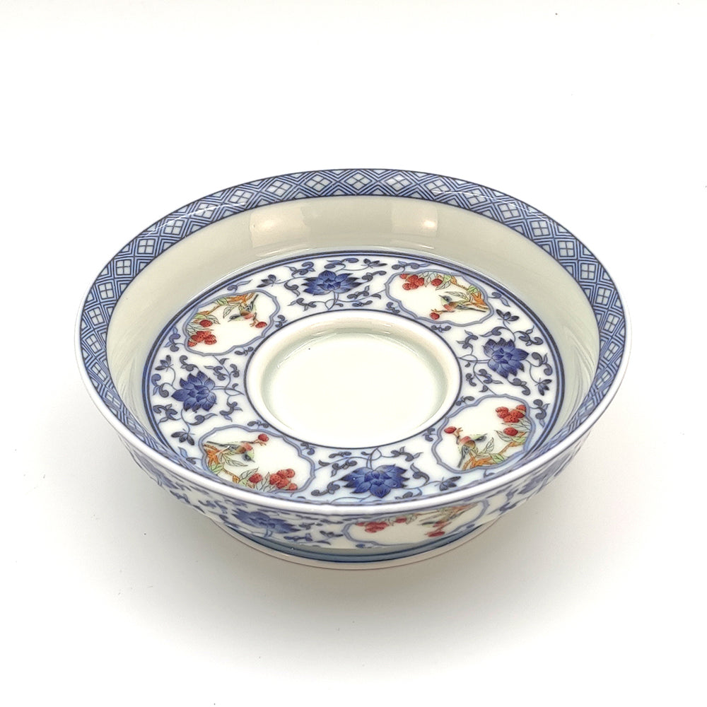 High-quality Chinese tea set displayed elegantly, showcasing the exquisite craftsmanship of the gaiwan.