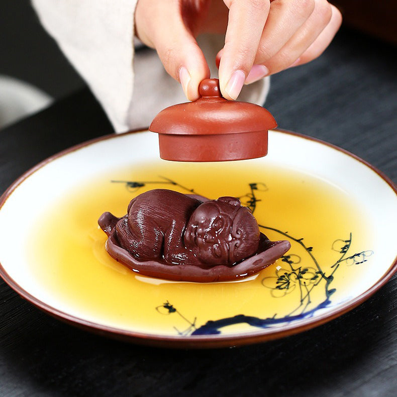 Small cute tea pet for tea lovers, perfect for enhancing tea ceremony sets.