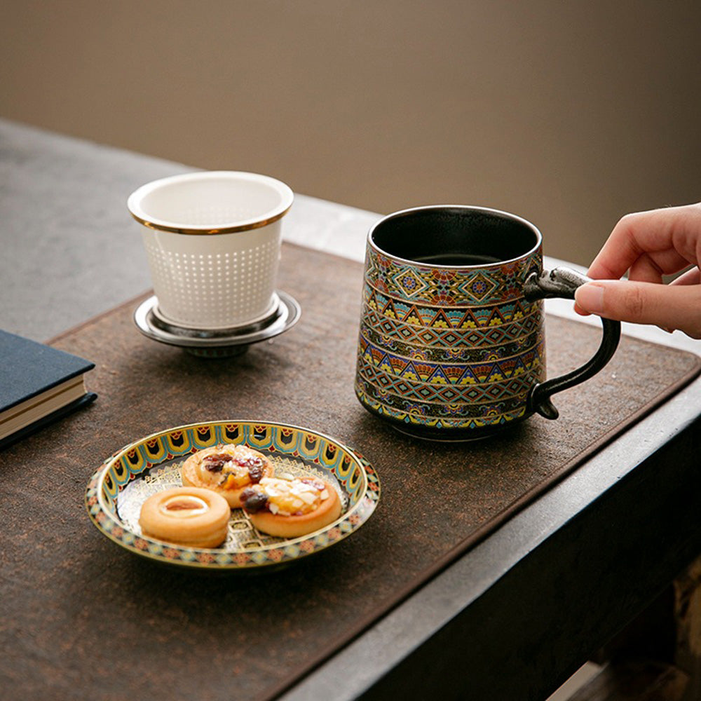 Overhead angle displaying the tea infuser and daisy pattern design