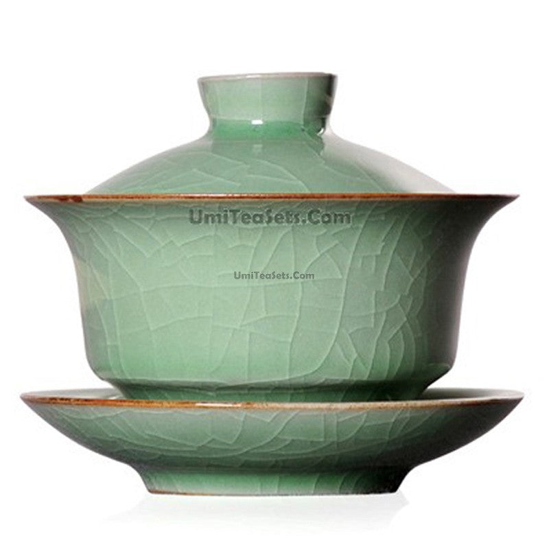 Top view of porcelain gaiwan showing lid, bowl, and ice crack glaze texture